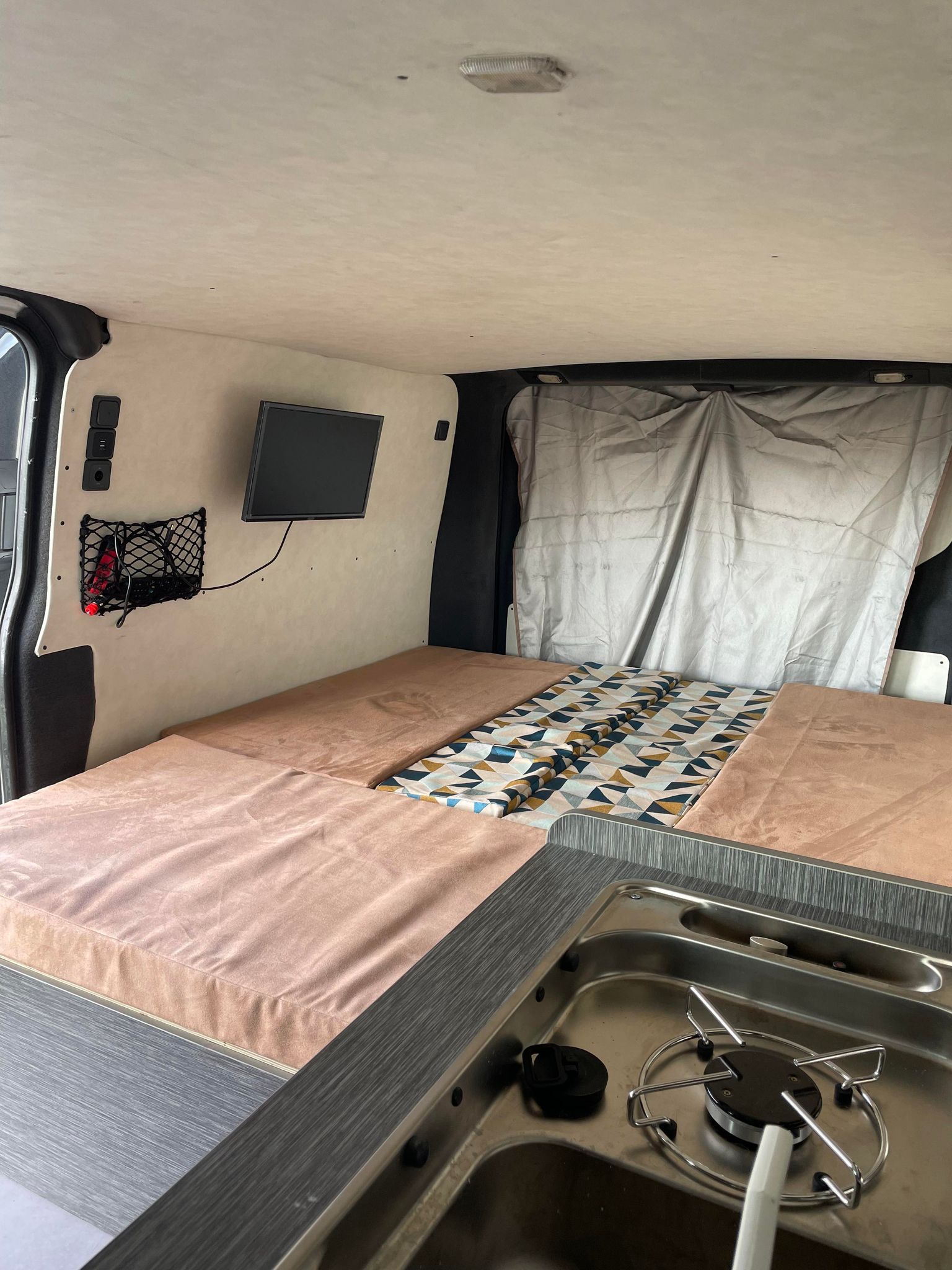 Equipement camping car: poêles, accessoires de cuisine et rangements